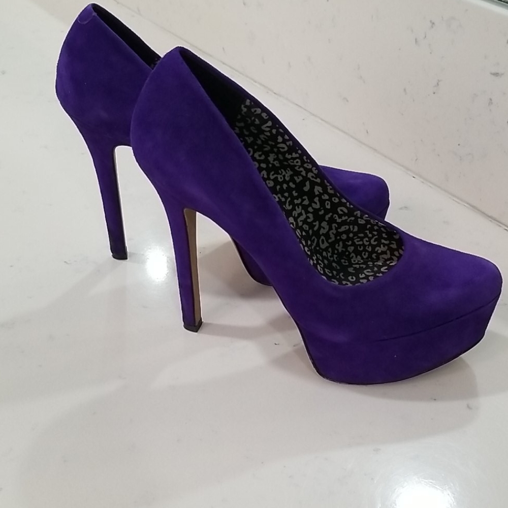 Suede platforms perfect purple color!